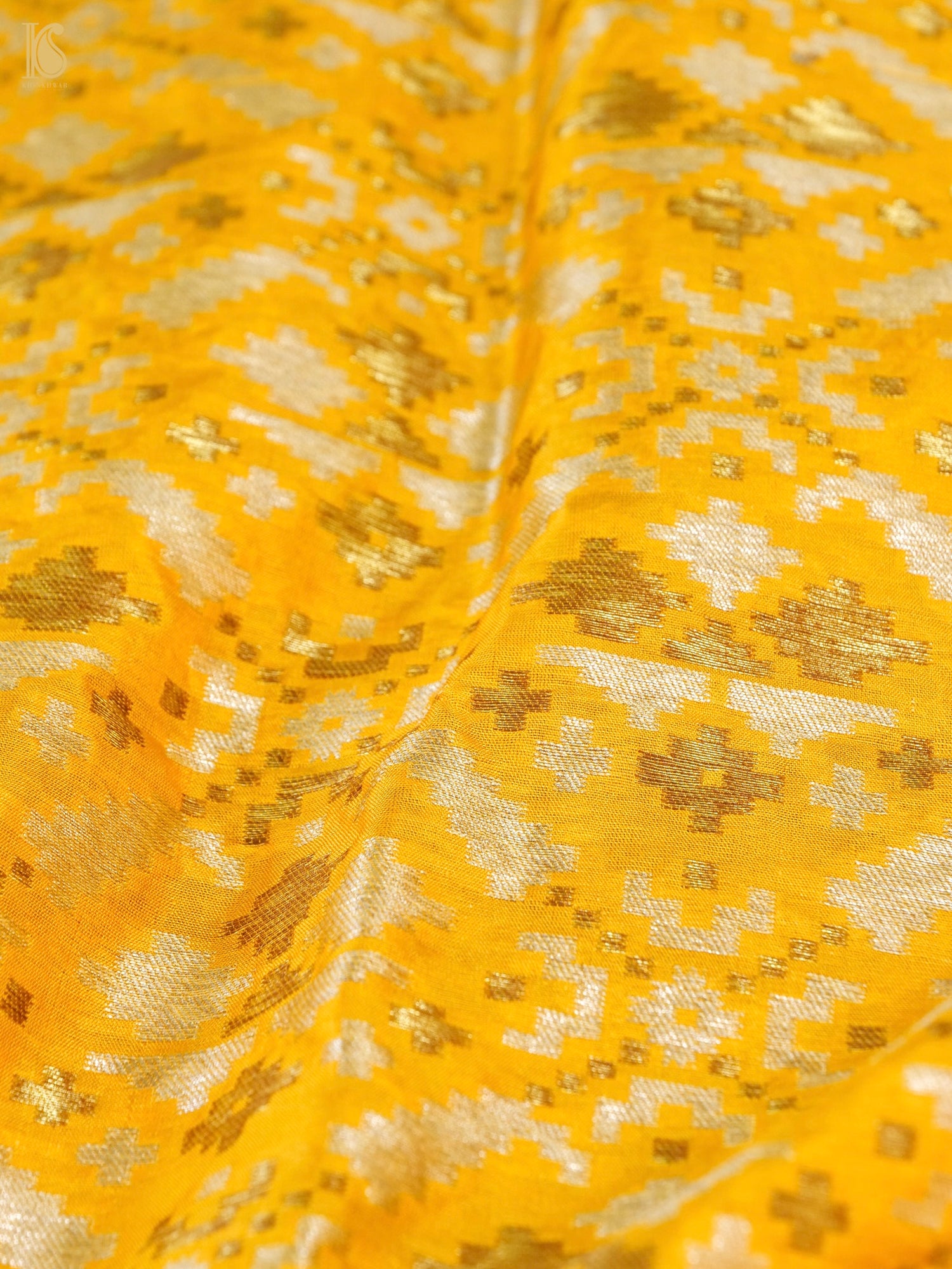 Pure Banarasi Silk Handwoven Fabric