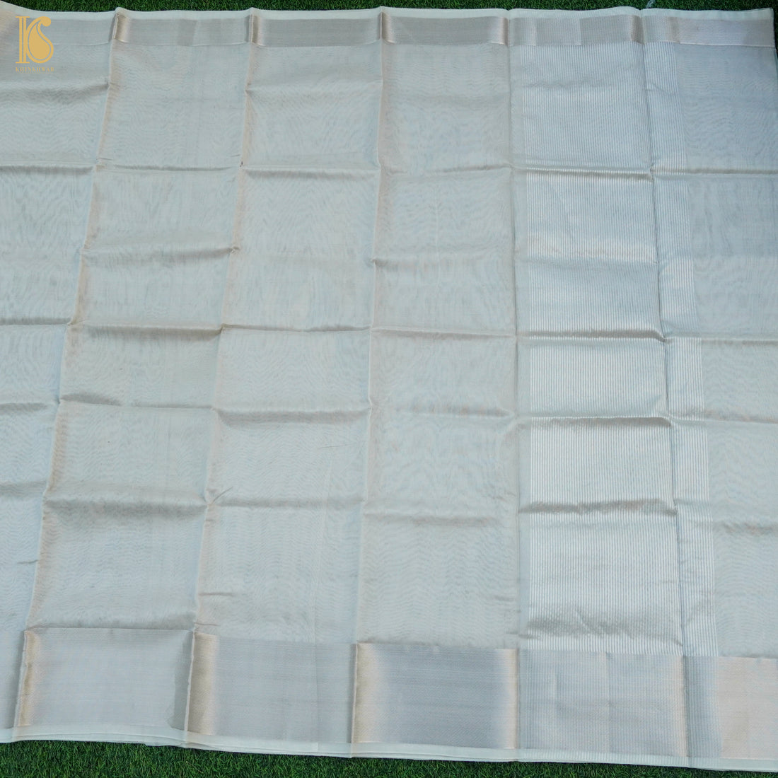 Silver Pure Tissue Silk Handwoven Banarasi Saree - Khinkhwab