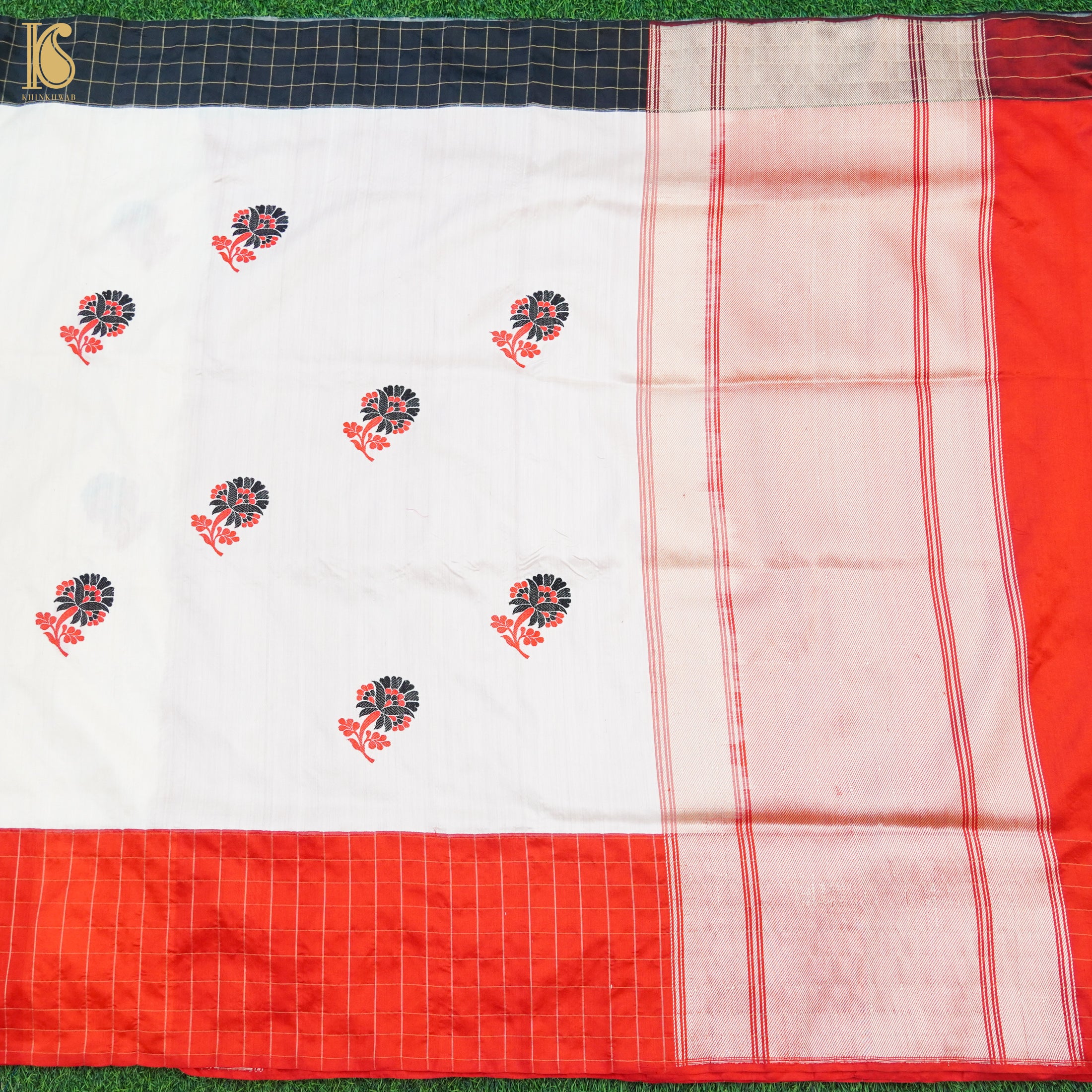 White &amp; Red Pure Katan Silk Handloom Kadwa Banarasi Saree - Khinkhwab