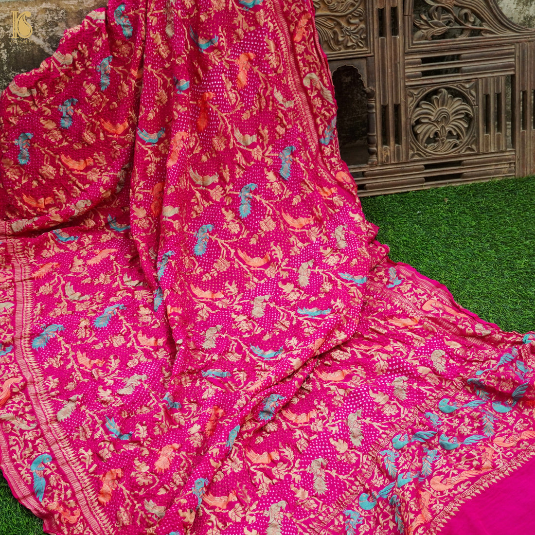 Pink Georgette Bandhani Handloom Banarasi Shikargah Dupatta - Khinkhwab