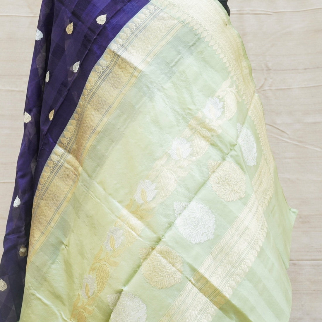 Meteorite Blue Kora Handloom Banarasi Saree with Green Katan Border - Khinkhwab