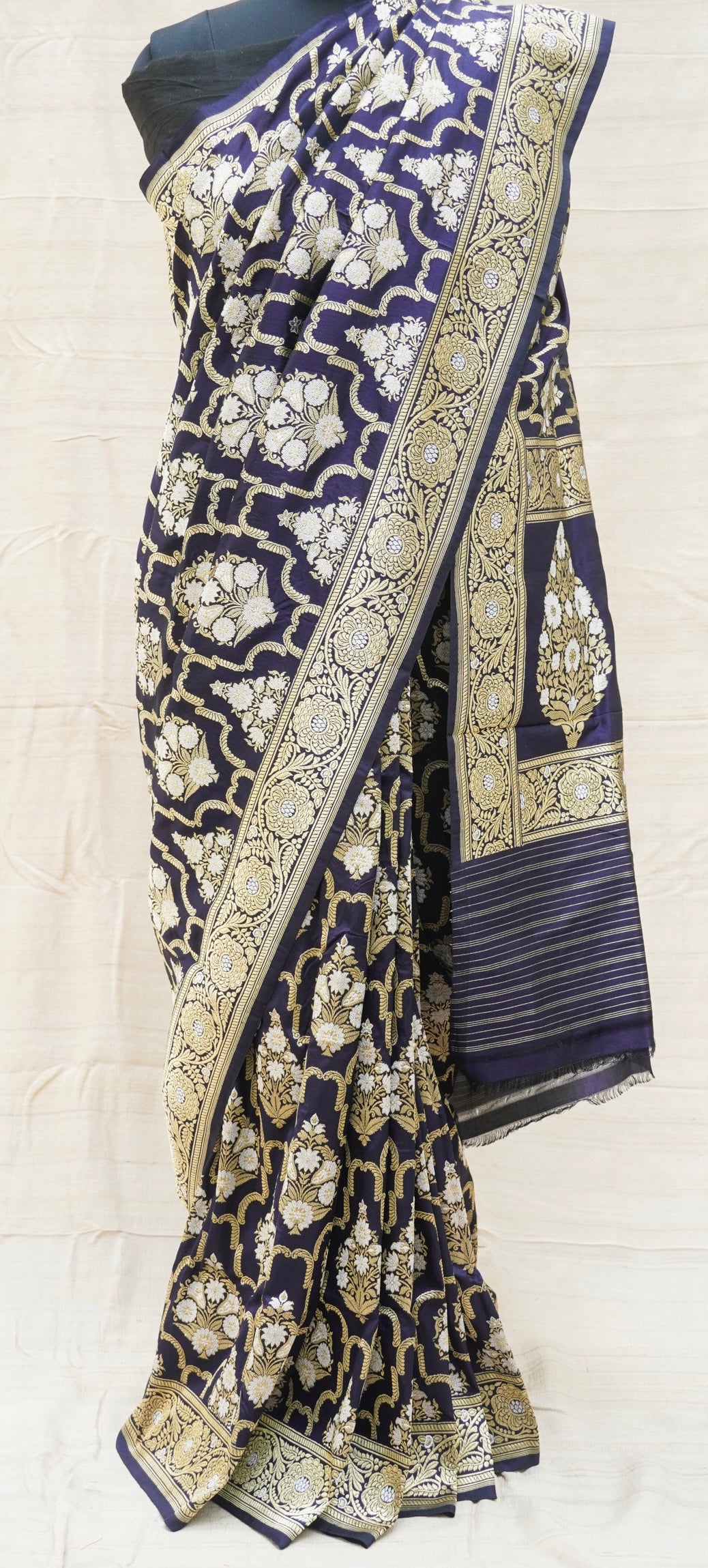 Deep Koamaru Handwoven Pure Katan Silk Banarasi Kadwa Saree - Khinkhwab
