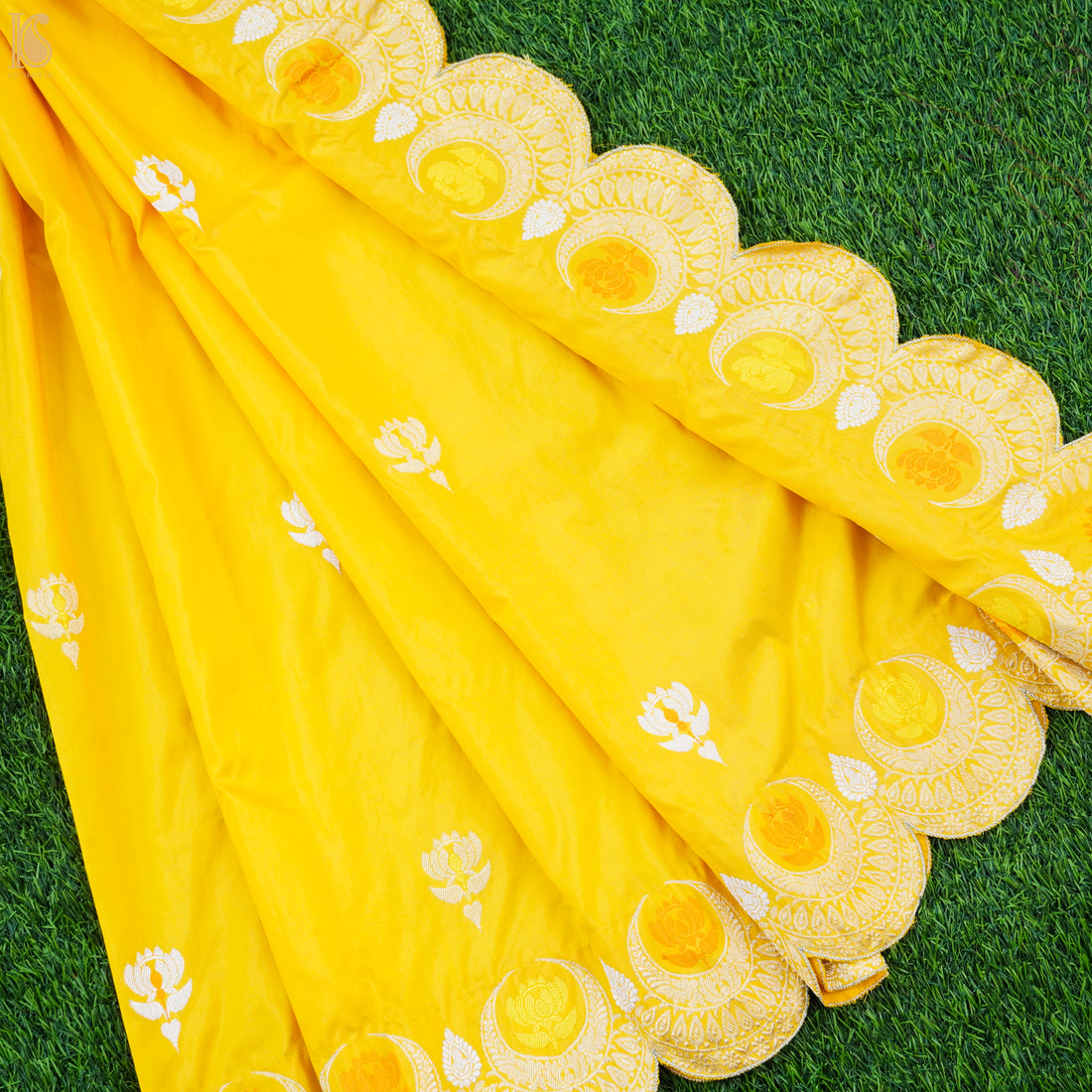 Turbo Yellow Pure Katan Silk Handwoven Banarasi Scalloped Dupatta - Khinkhwab