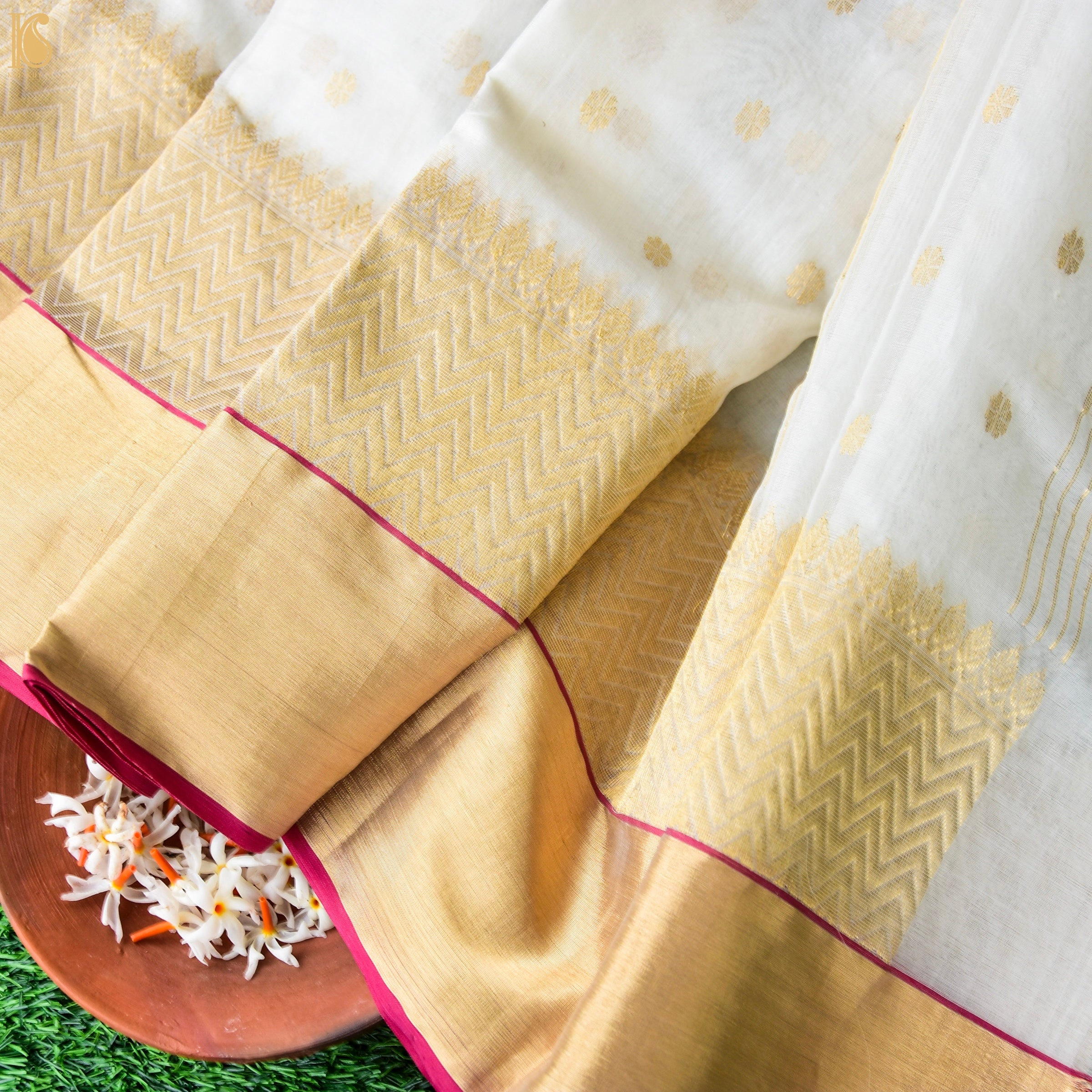White Pure Katan Silk Handwoven Chanderi Dollar Boota Saree - Khinkhwab