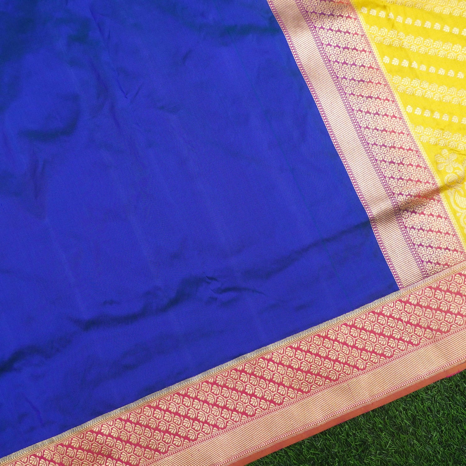 Blue Handwoven Pure Katan Silk Chauki Rangkat Banarasi Saree - Khinkhwab