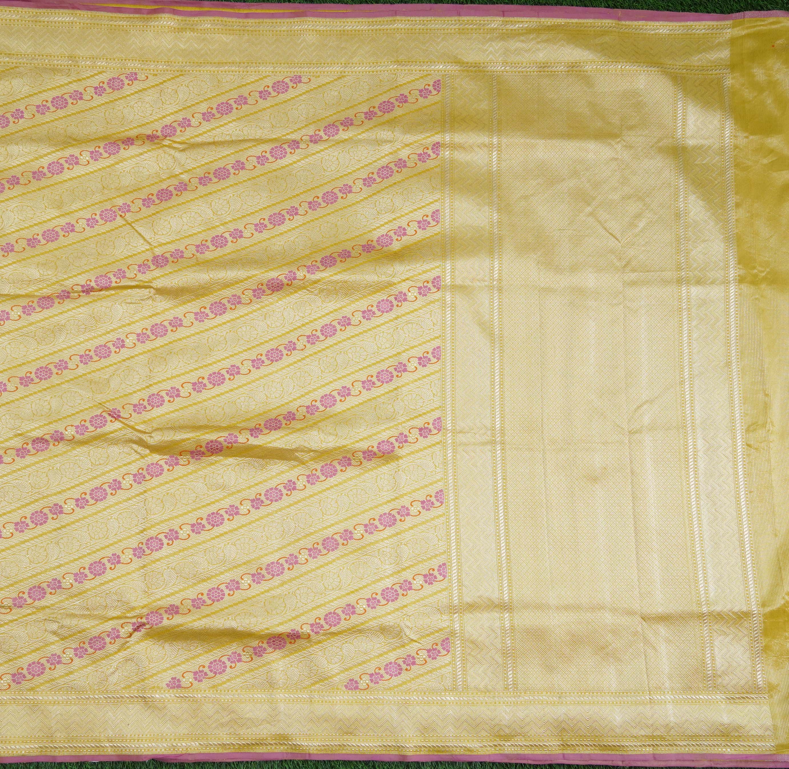 Mustard Yellow Pure Katan Silk Handloom Banarasi Leheriya Saree - Khinkhwab