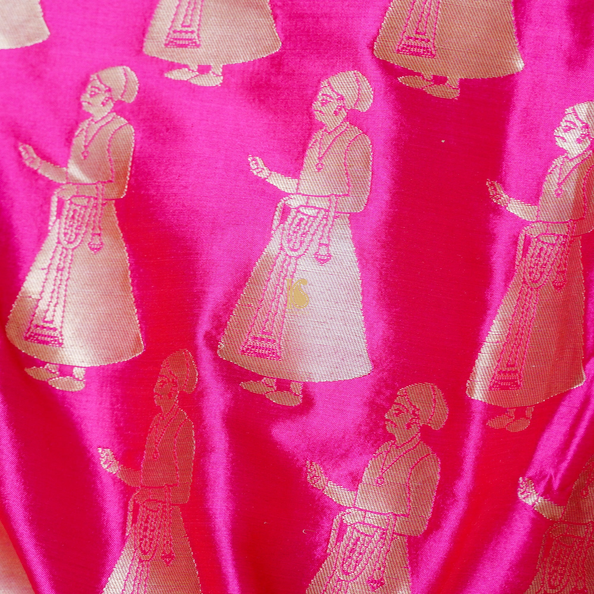 Persian Rose Handwoven Pure Katan Silk Banarasi Figure Fabric - Khinkhwab