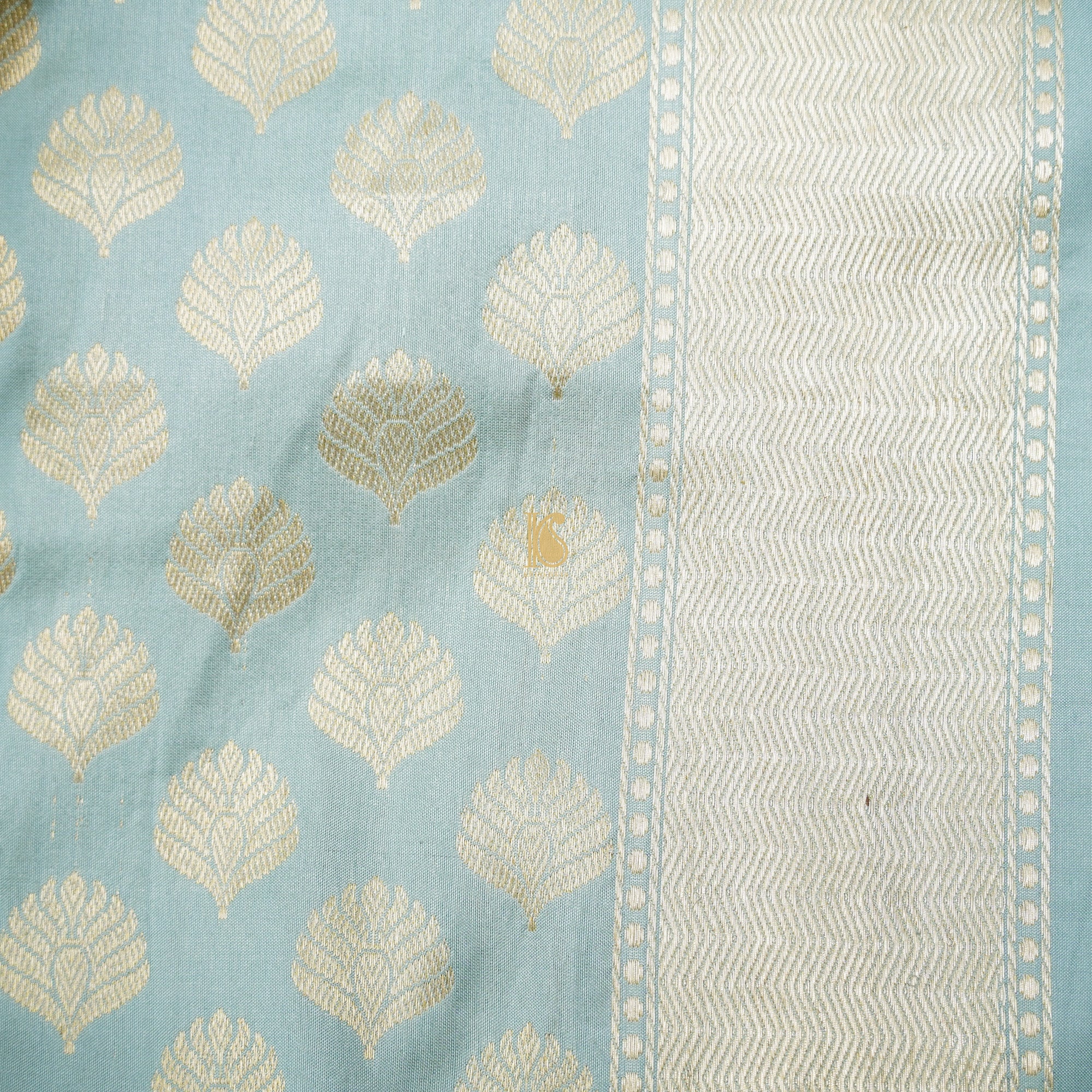 Zumthor Katan Silk Handloom Banarasi Kadwa Mor Boota Saree - Khinkhwab