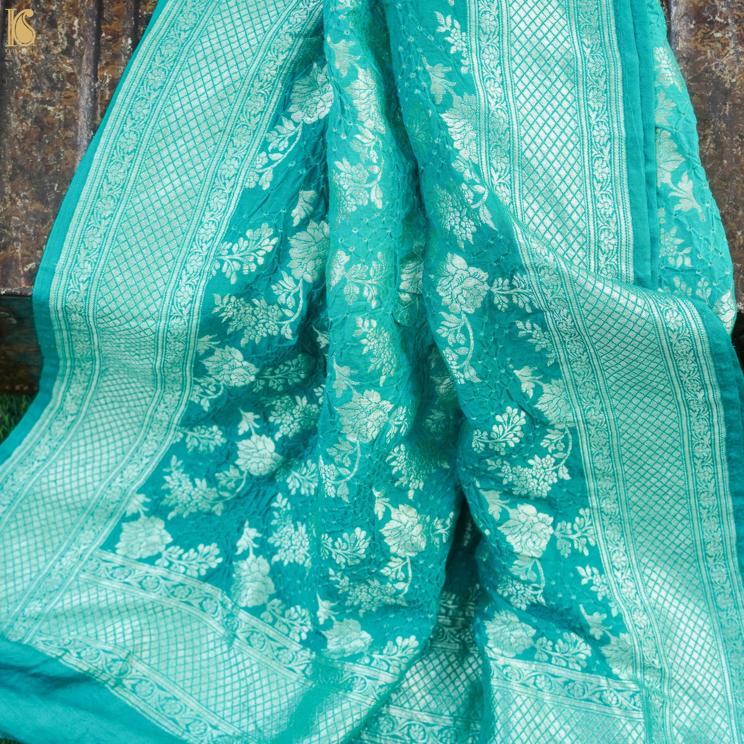 Green Handwoven Banarasi Bandhani Pure Moonga Silk Dupatta - Khinkhwab