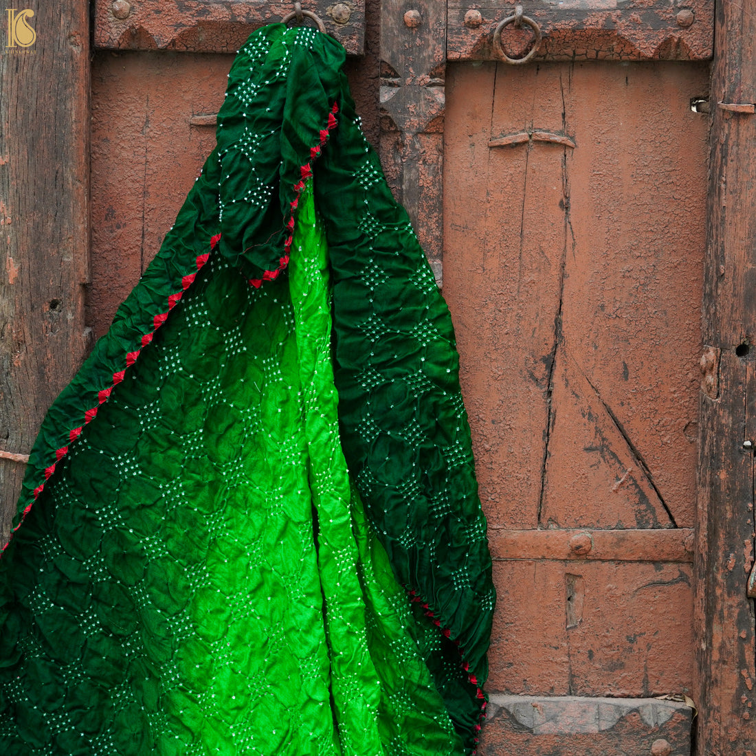 Green Pure Gajji Silk Handwoven Bandhani Blouse Fabric - Khinkhwab