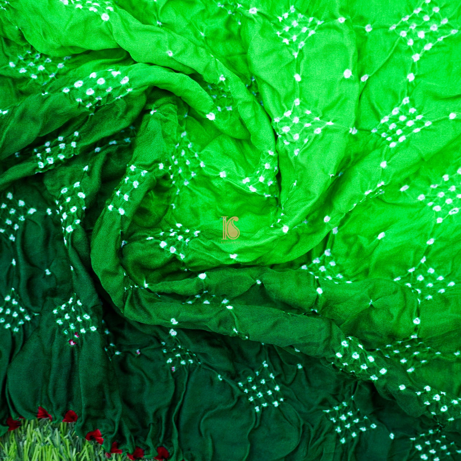 Green Pure Gajji Silk Handwoven Bandhani Blouse Fabric - Khinkhwab