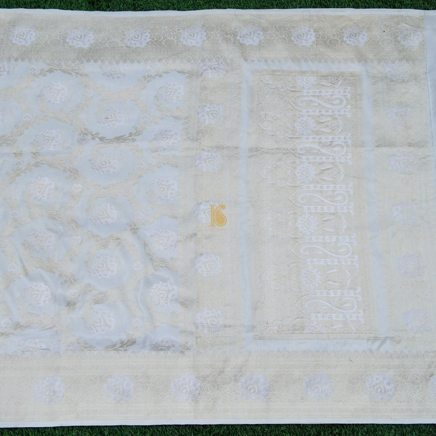 Spindle Grey Handloom Pure Tissue by Silk Off White Banarasi Saree - Khinkhwab