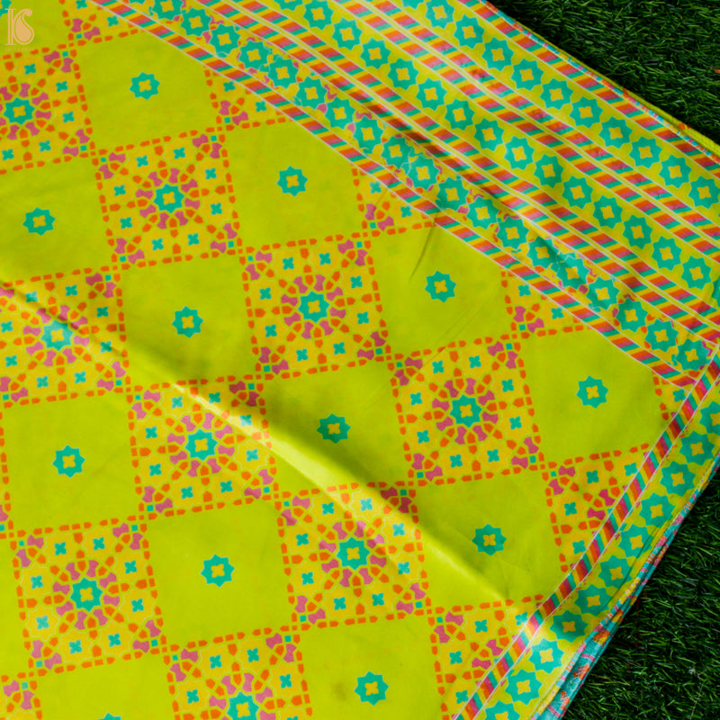 NİLÜFER - La Rioja Green Pure Sateen Silk Print Saree - Khinkhwab