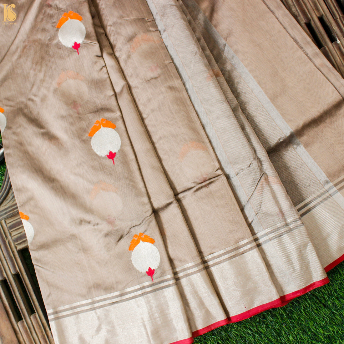 Wafer Brown Pure Silk Handwoven Chanderi Eknaliya Meena Saree - Khinkhwab