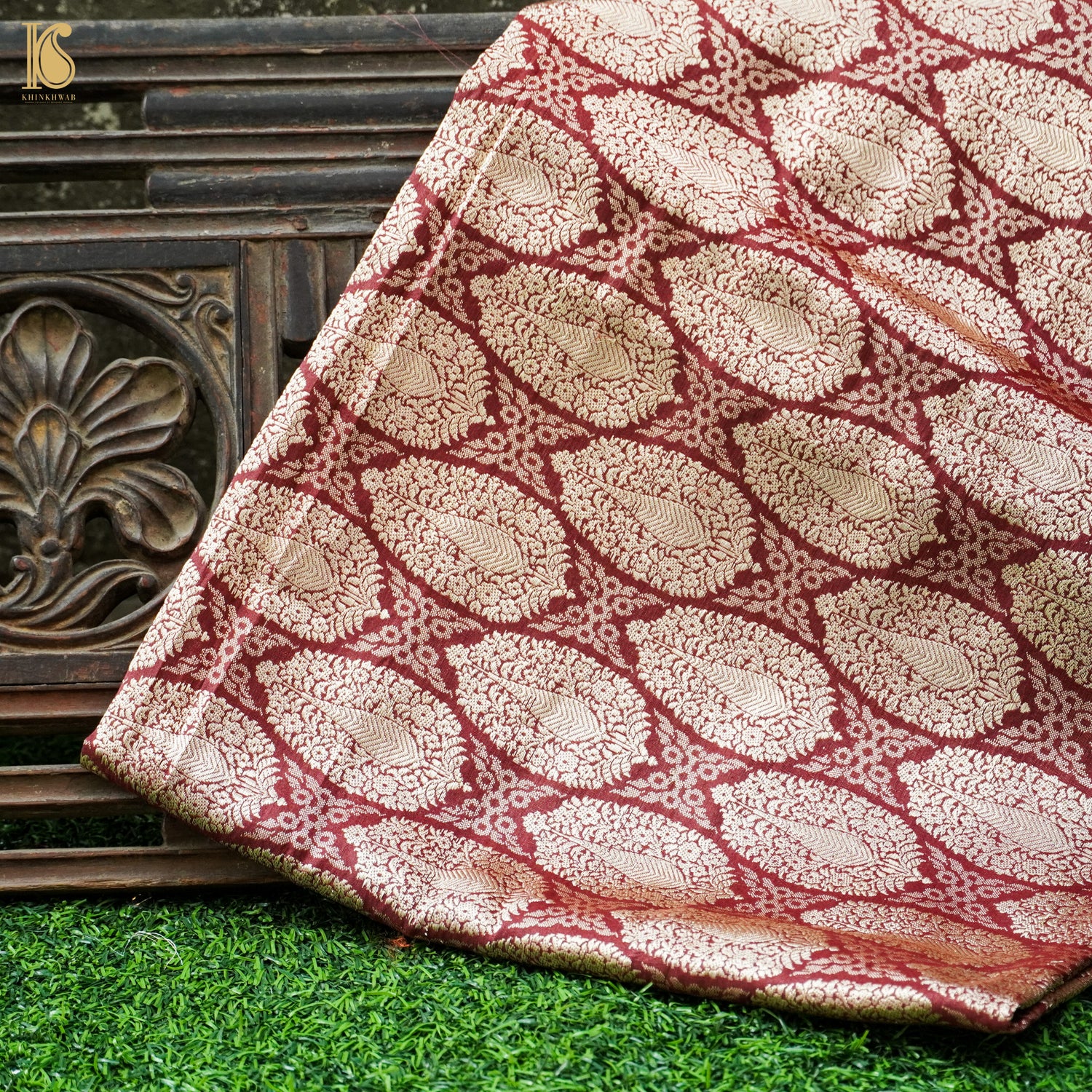 Handloom Night Shadz Red Pure Brocade Banarasi Fabric - Khinkhwab