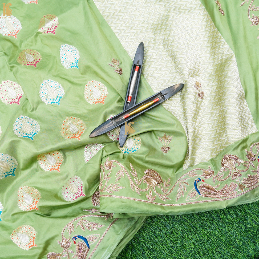 Norway Green Handwoven Banarasi Silk Mor Boota Embroidery Border Kadwa Saree - Khinkhwab