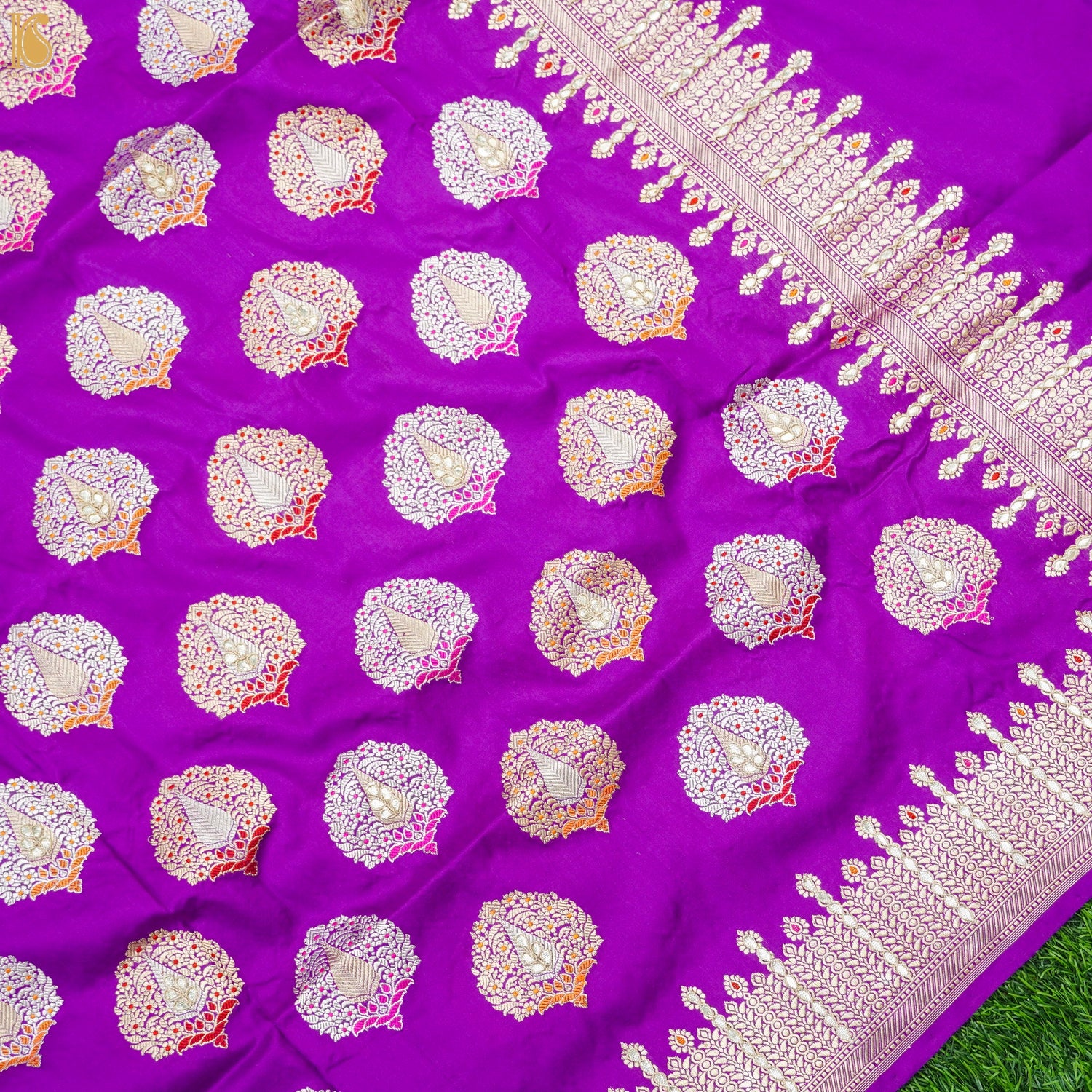 Orchid Purple Handwoven Pure Katan Silk Mor Banarasi Kadwa Embroidery Dupatta - Khinkhwab