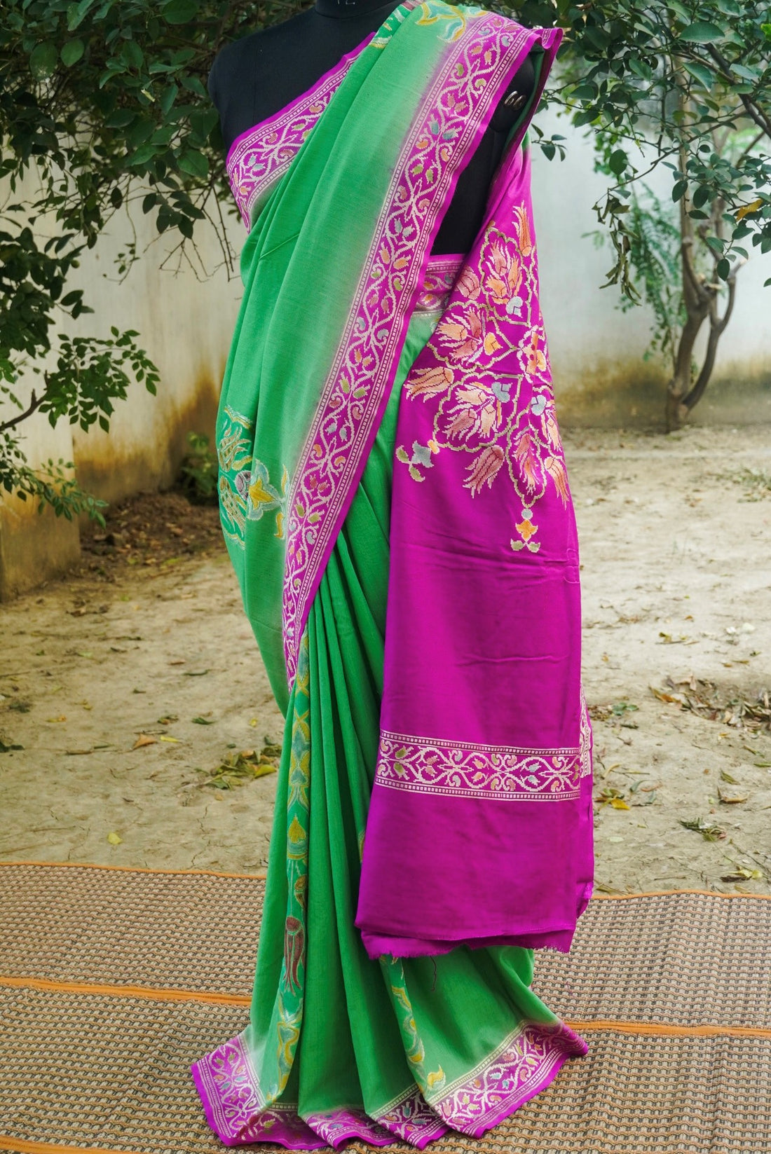 Chateau Green &amp; Purple Pure Moonga Silk Handloom Banarasi Saree - Khinkhwab