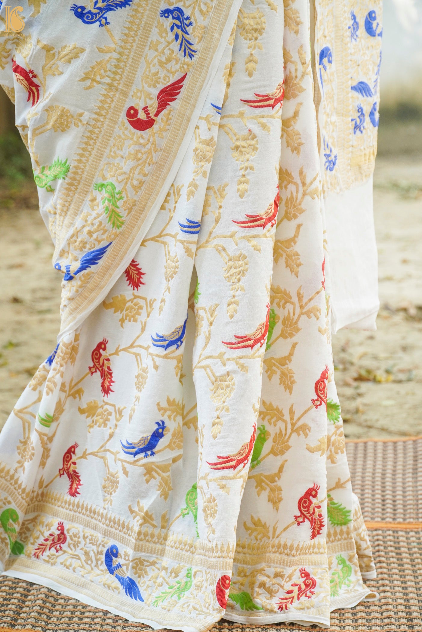 Preorder: White Pure Georgette Banarasi Birds of Paradise Saree - Khinkhwab