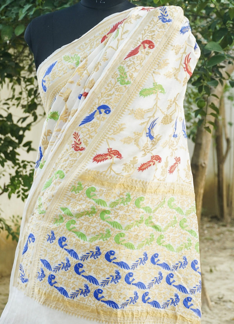 Preorder: White Pure Georgette Banarasi Birds of Paradise Saree - Khinkhwab