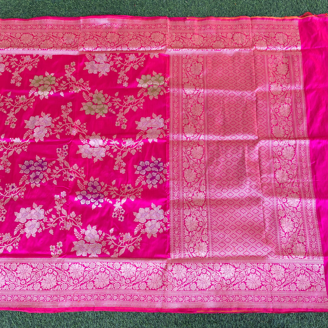 Violet Red Handloom Banarasi Pure Katan Silk Kadwa Tilfi Jaal Saree - Khinkhwab