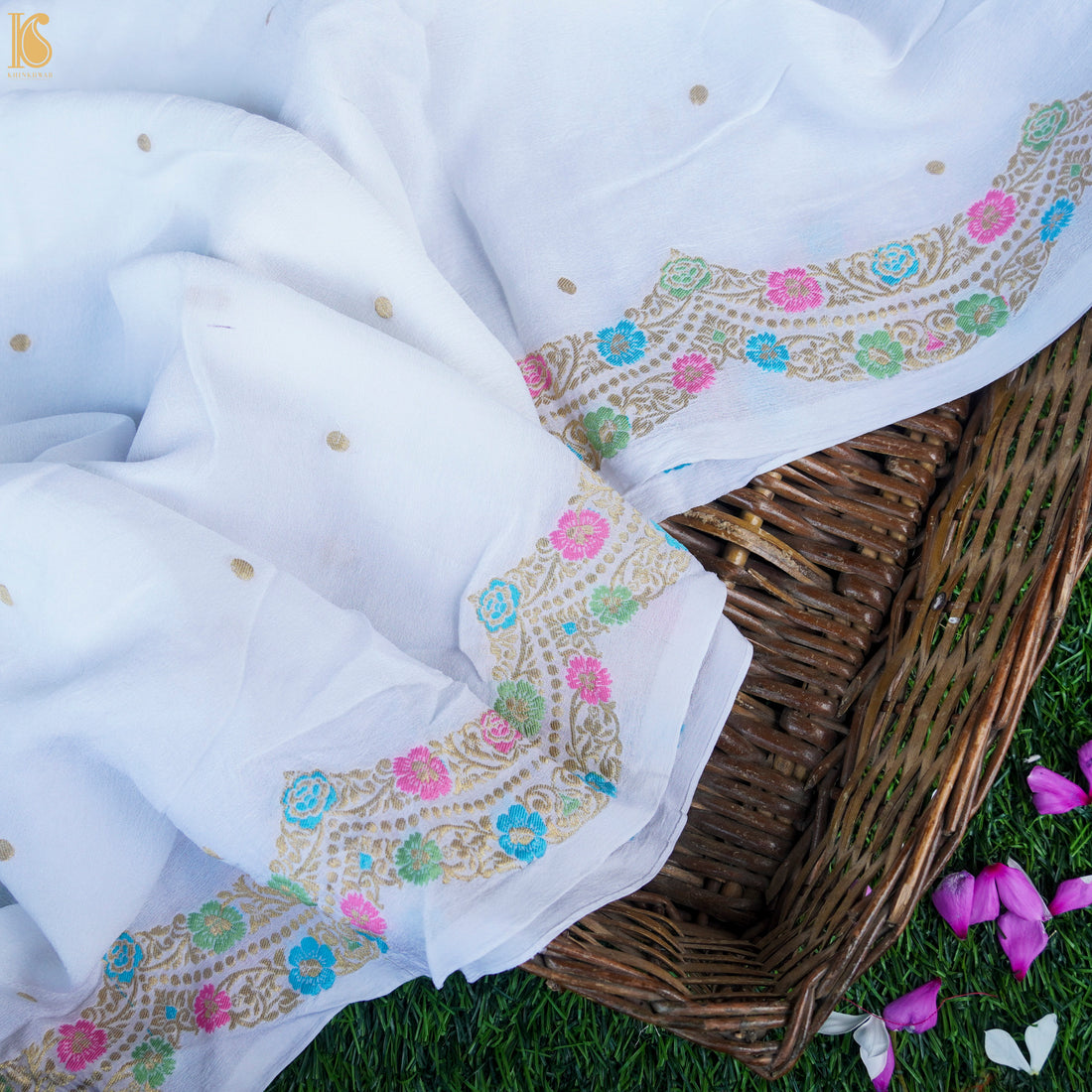 White Pure Georgette Handloom Banarasi Scalloped Border Dupatta - Khinkhwab