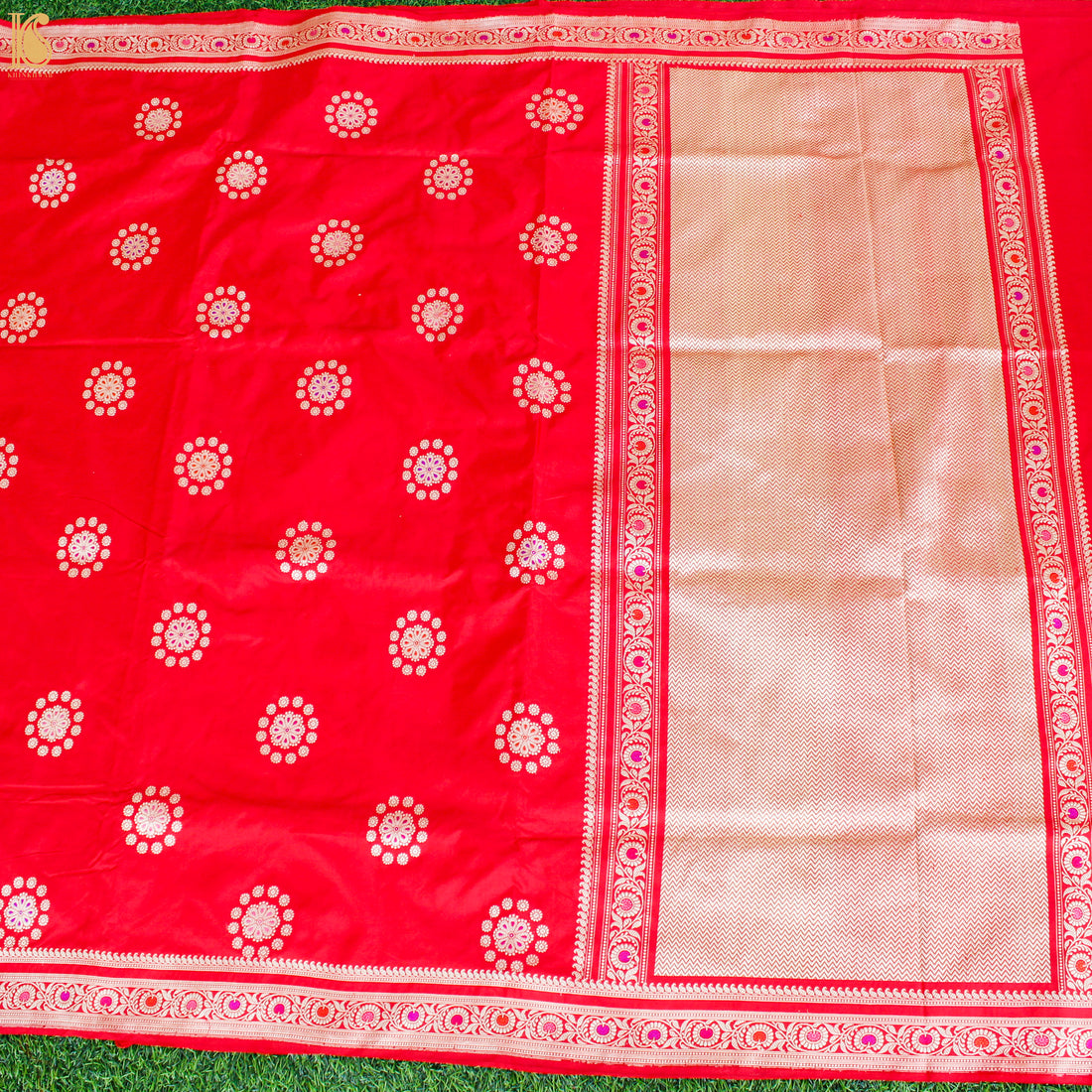Handwoven Alizarin Red Pure Mashru Silk Kadwa Banarasi Saree - Khinkhwab
