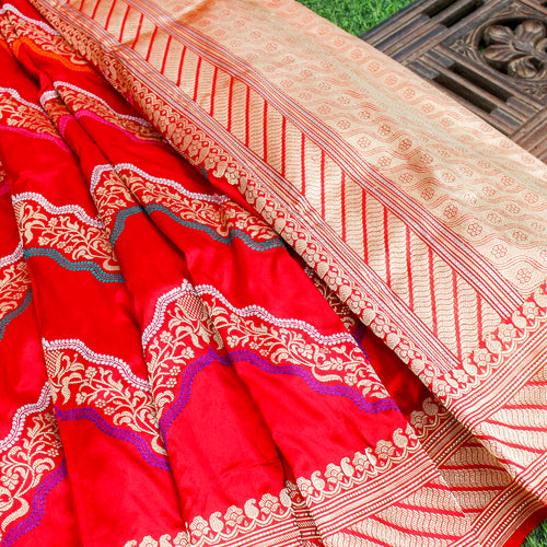 Red Pure Katan Silk Handwoven Banarasi  Kadwa Zig Zag Saree - Khinkhwab