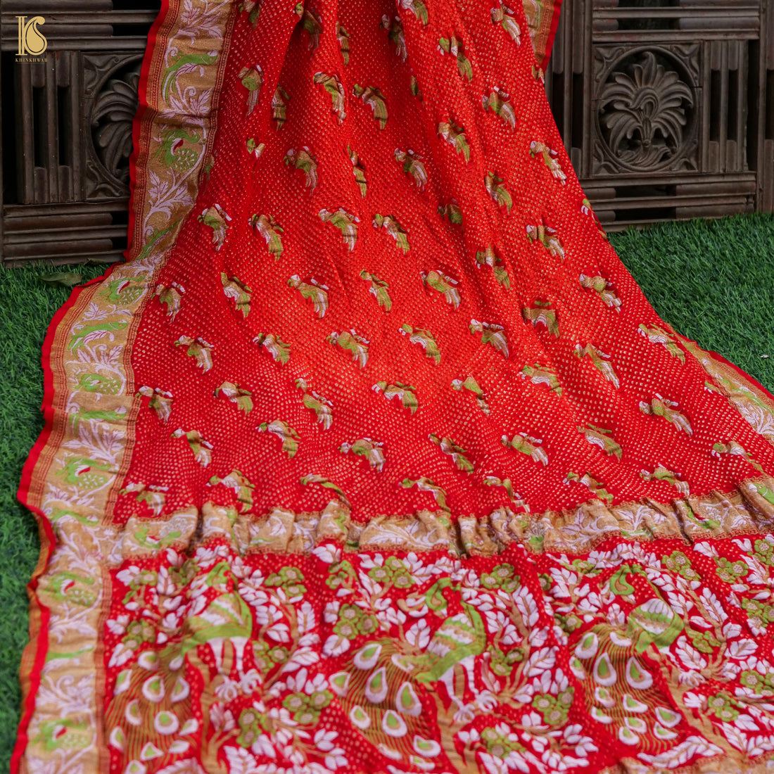 Birds of Paradise - Red Pure Georgette Handloom Banarasi Bareek Bandhani Saree - Khinkhwab