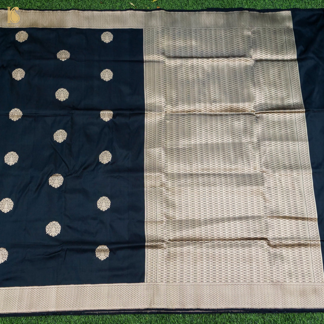 Black Pure Katan Silk Handwoven Banarasi Kadwa Saree - Khinkhwab