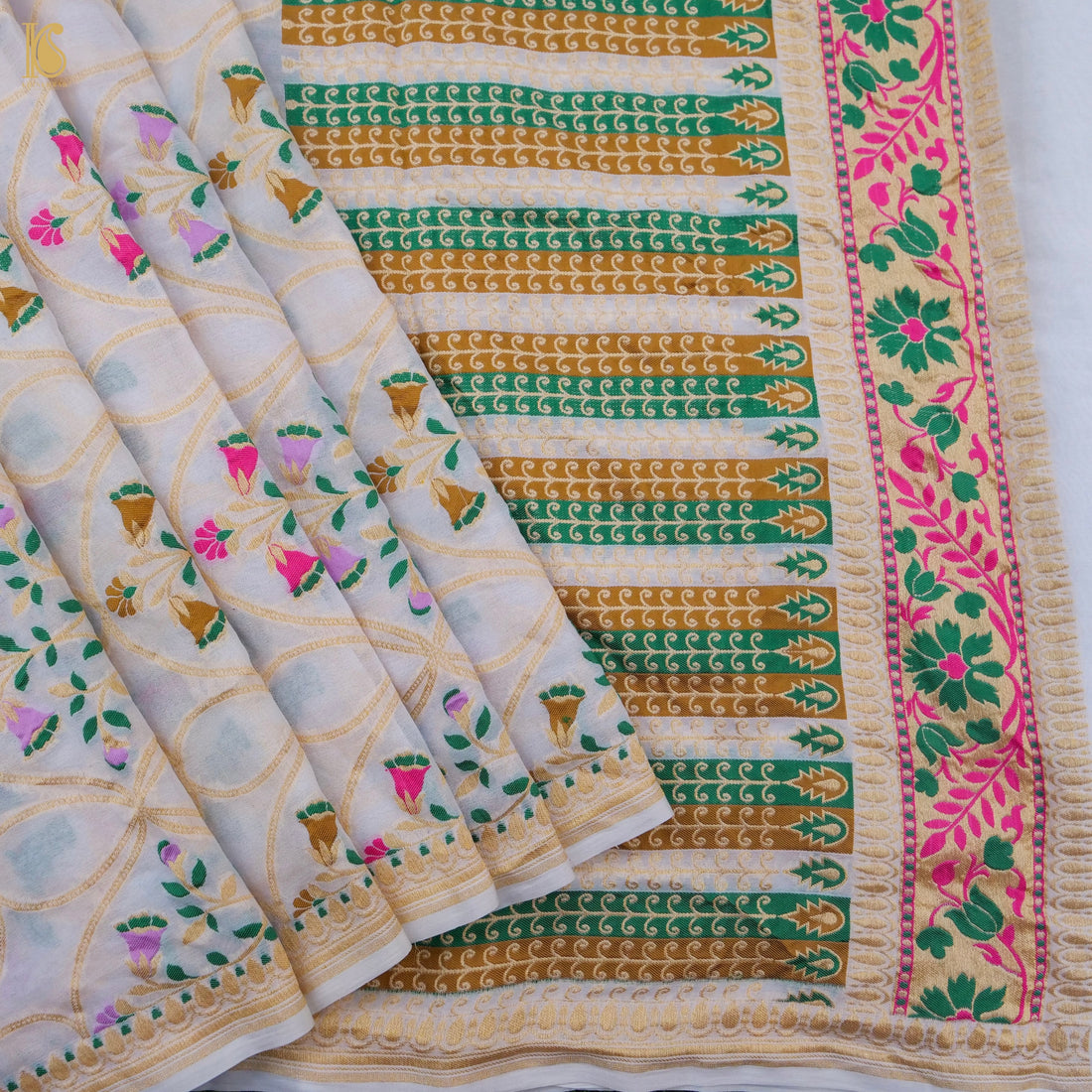 White Pure Georgette Handloom Banarasi Honeycomb Flower Saree - Khinkhwab